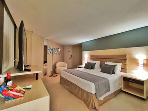 Senior Double Room | In-room safe, desk, laptop workspace, soundproofing