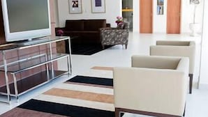 Unclassified image, 3 of 36, button - Mar del Plata Praia Hotel (Florianopolis)