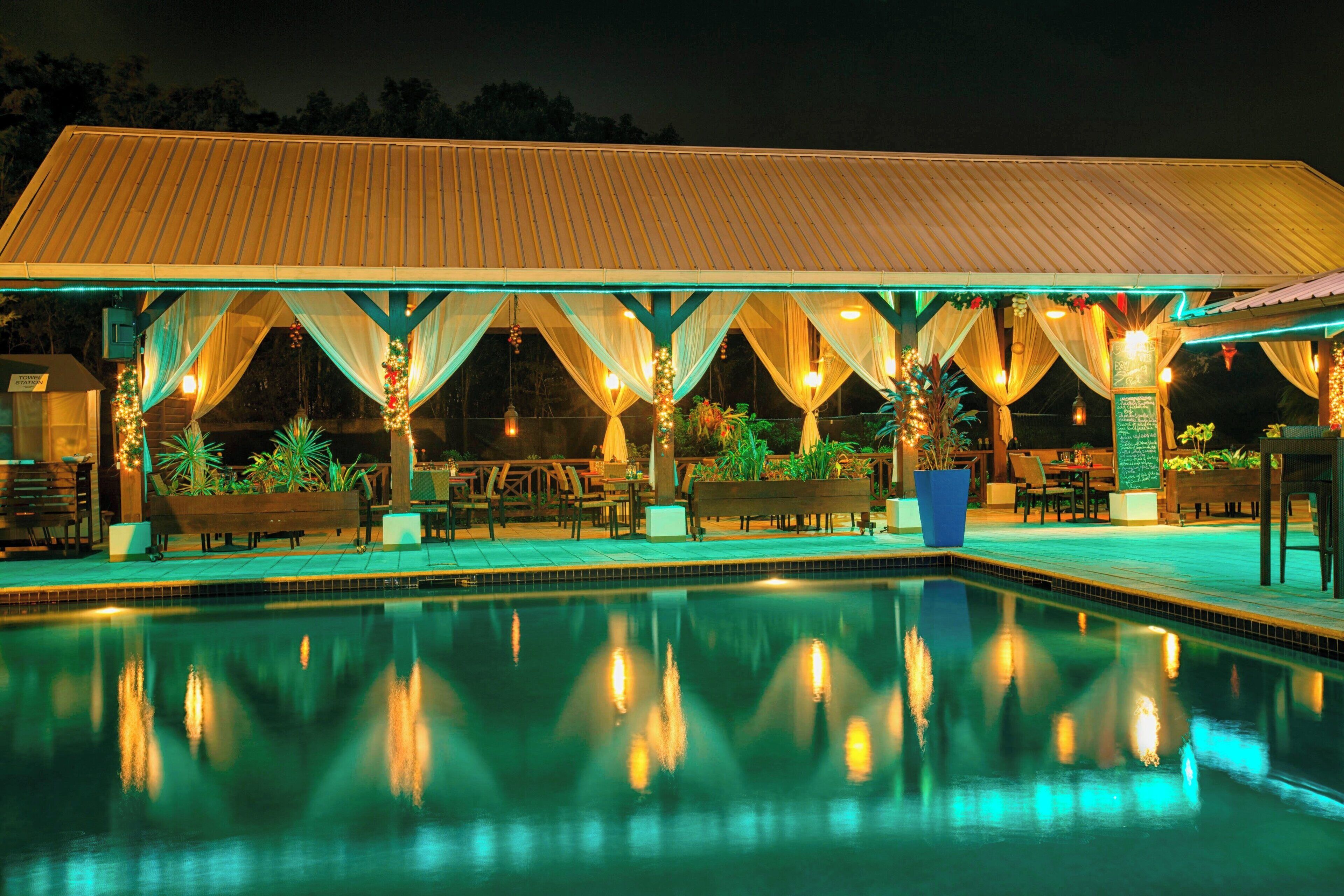 4 restaurants, breakfast, lunch served; local and international cuisine