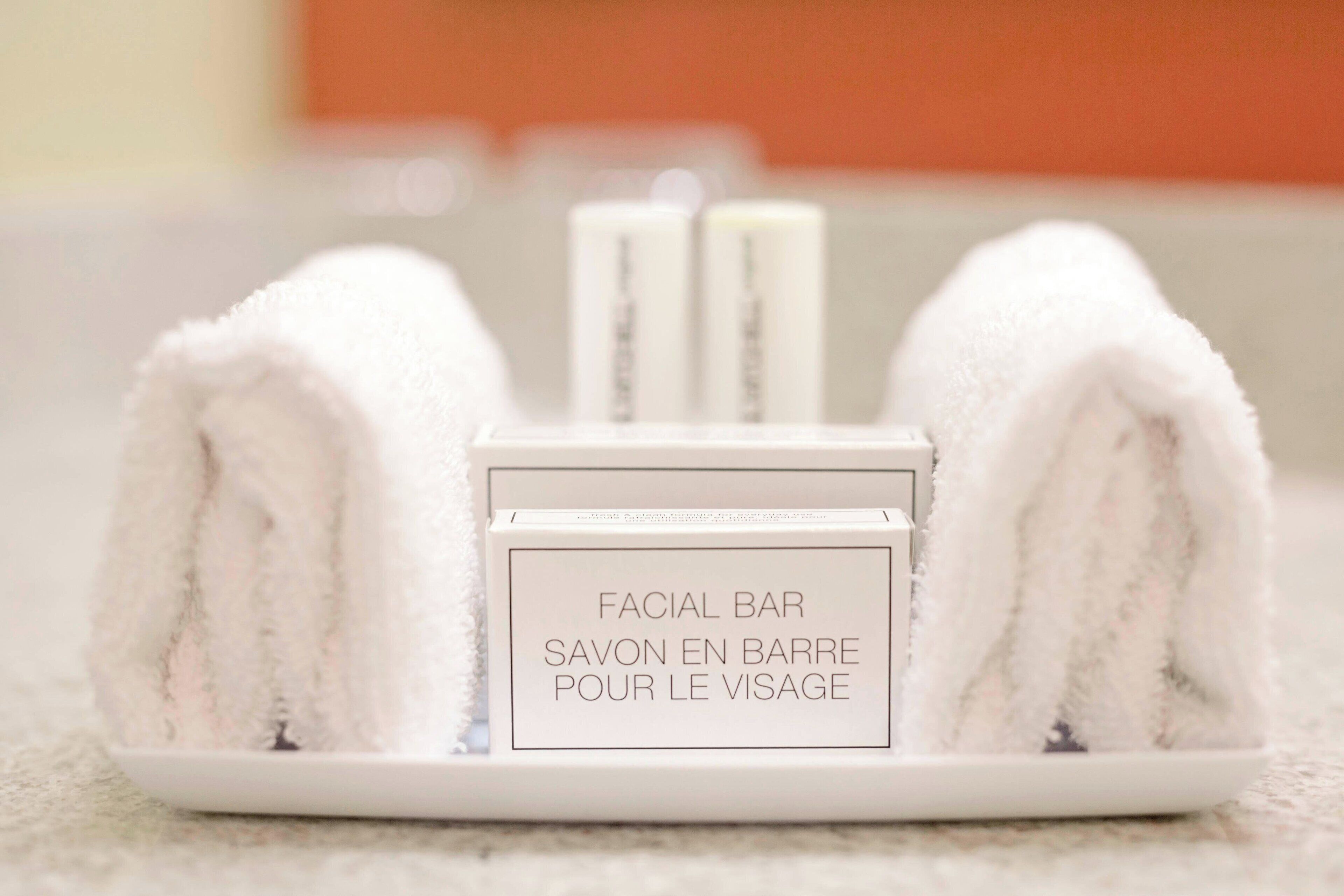 combined shower/bathtub, deep-soaking bathtub, hair dryer, towels