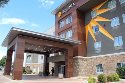La Quinta Inn and Suites by Wyndham Schertz-San Antonio-Selma