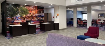  La Quinta Inn and Suites by Wyndham Schertz-San Antonio-Selma