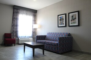 Suite, 1 habitación, no fumadores | Ropa de cama de alta calidad, edredones de plumas, decoración individual