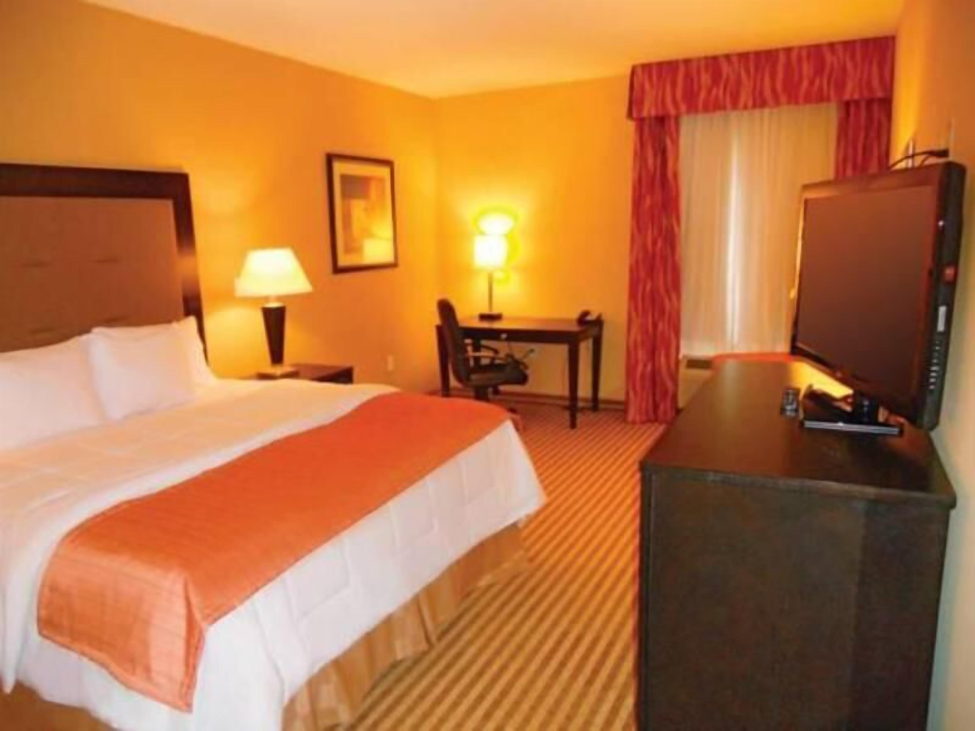 Premium bedding, down comforters, desk, blackout drapes