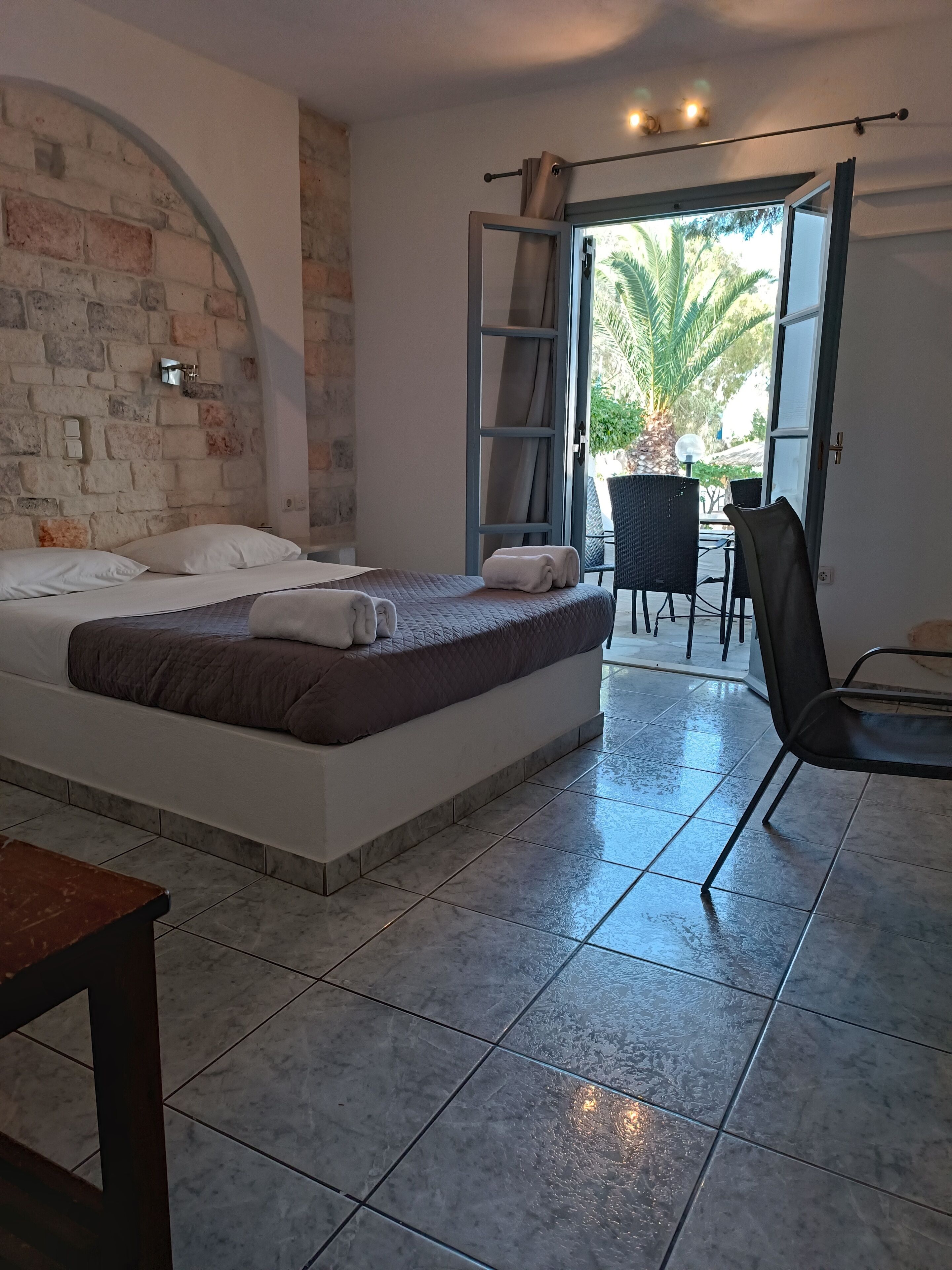 triple room | premium bedding, in-room safe, individually decorated, desk