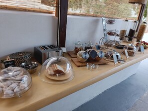 Lunch and dinner served  - Naxos Summerland resort (Naxos)