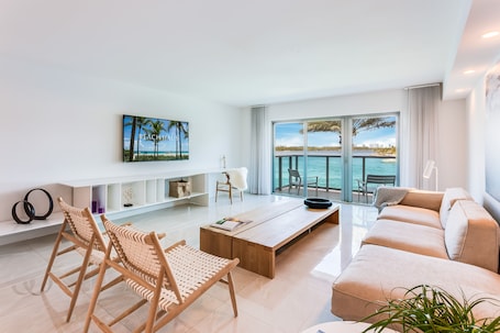 Apartment, 2 Bedrooms, Waterfront | Living room. Beach Haus Bal Harbour