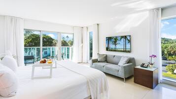 Apartment, 2 Bedrooms, City View | 2 bedrooms, hypo-allergenic bedding, in-room safe, desk
