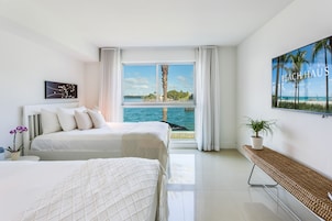 Apartment, 2 Bedrooms, Waterfront | Hypo-allergenic bedding, in-room safe, desk, laptop workspace