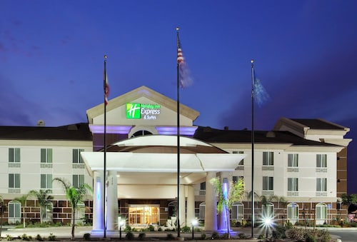 Holiday Inn Express & Suites Dinuba West by IHG