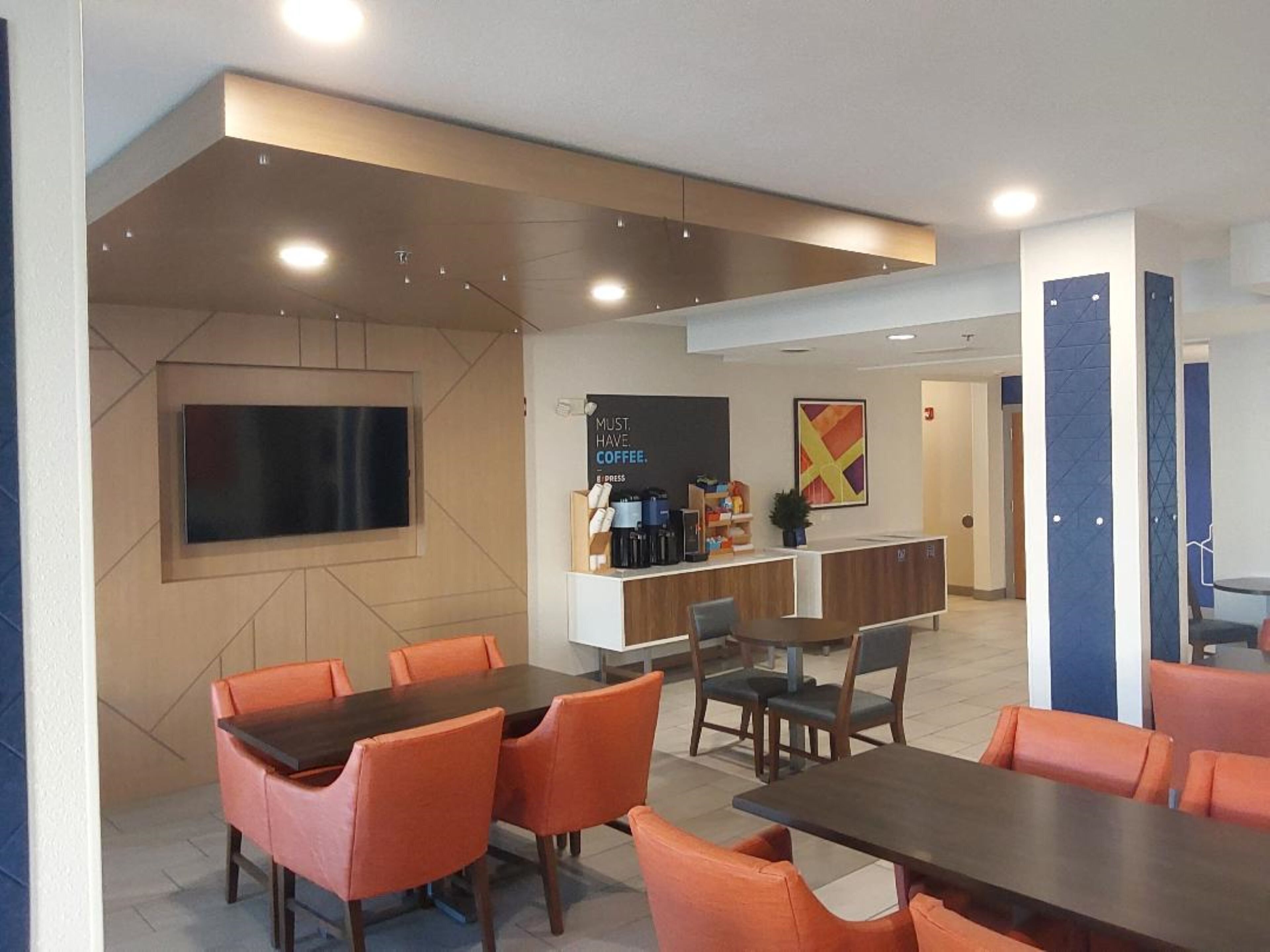 free buffet breakfast