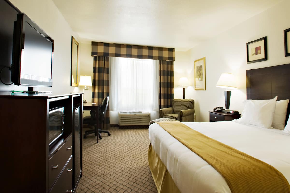 In-room safe, desk, soundproofing, iron/ironing board