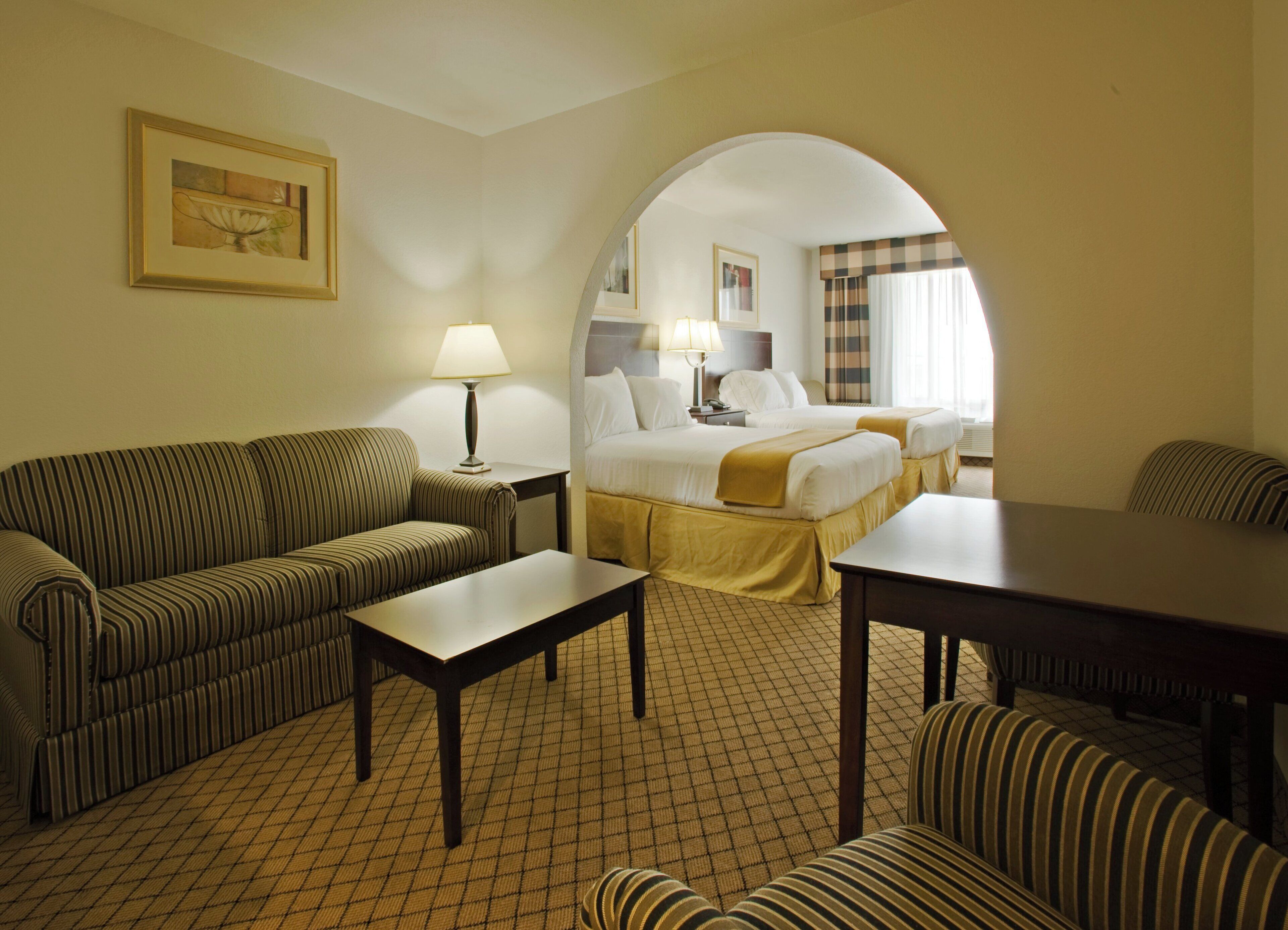 Suite, 1 King Bed | In-room safe, desk, soundproofing, iron/ironing board