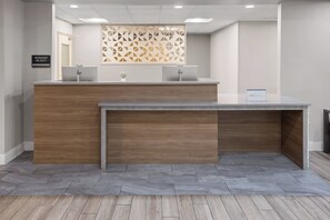 Reception - Candlewood Suites Aberdeen-Bel Air by IHG (Bel Air)