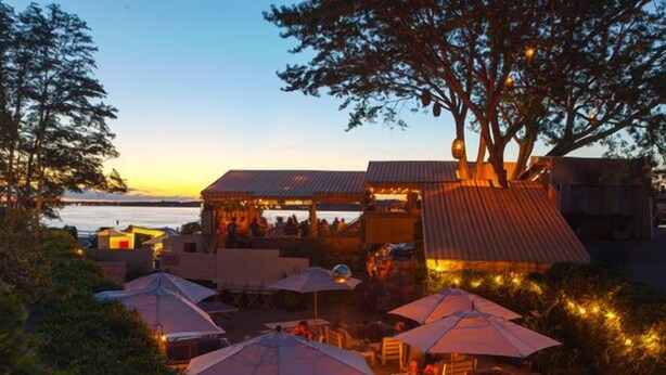 Dining - Sunset Beach (Shelter Island Heights)
