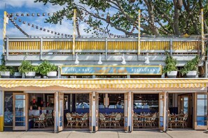 Exterior - Sunset Beach (Shelter Island Heights)