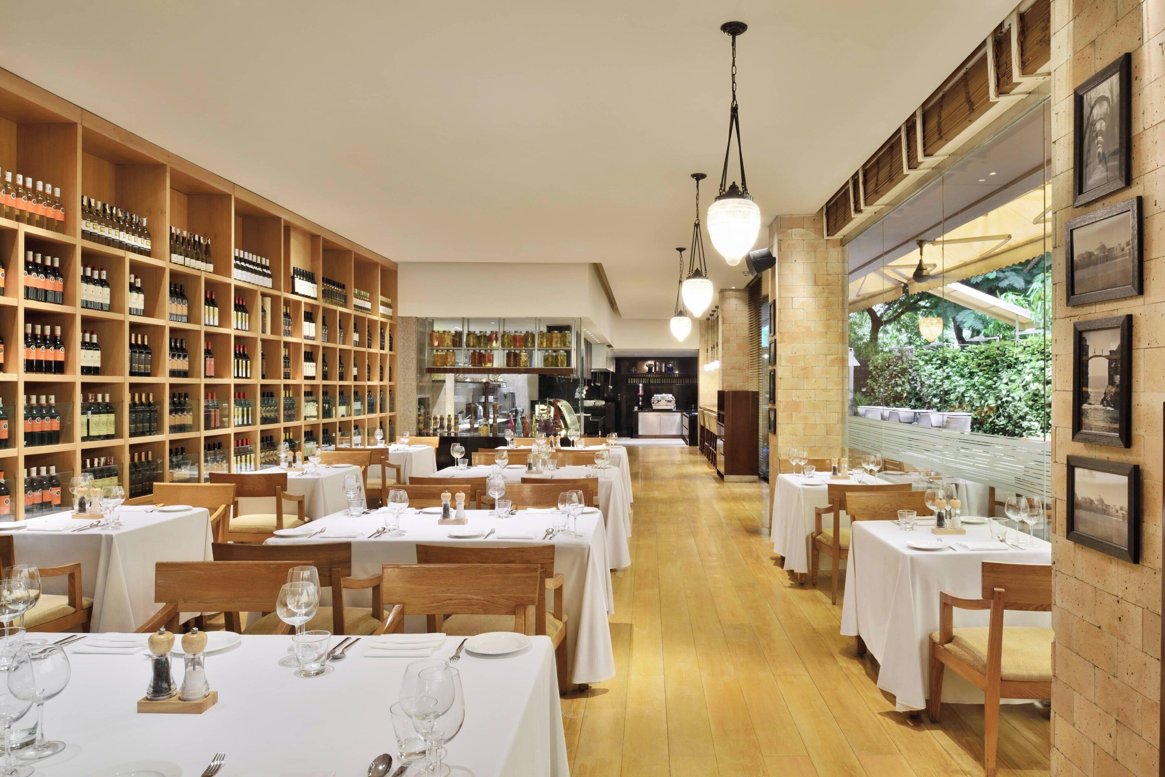 2 restaurants, breakfast, lunch, dinner served; italian cuisine