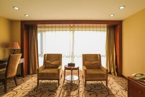 Minibar, in-room safe, alarm clocks