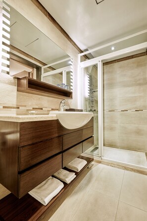 Free toiletries, hair dryer, slippers, towels - Taipei Hsuanmei Boutique Hotel (Taipei)