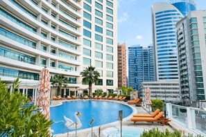 야외 수영장, 08:00 ~ 21:00 오픈, 시설 내 인명구조원