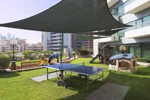 Área de juegos infantiles al aire libre