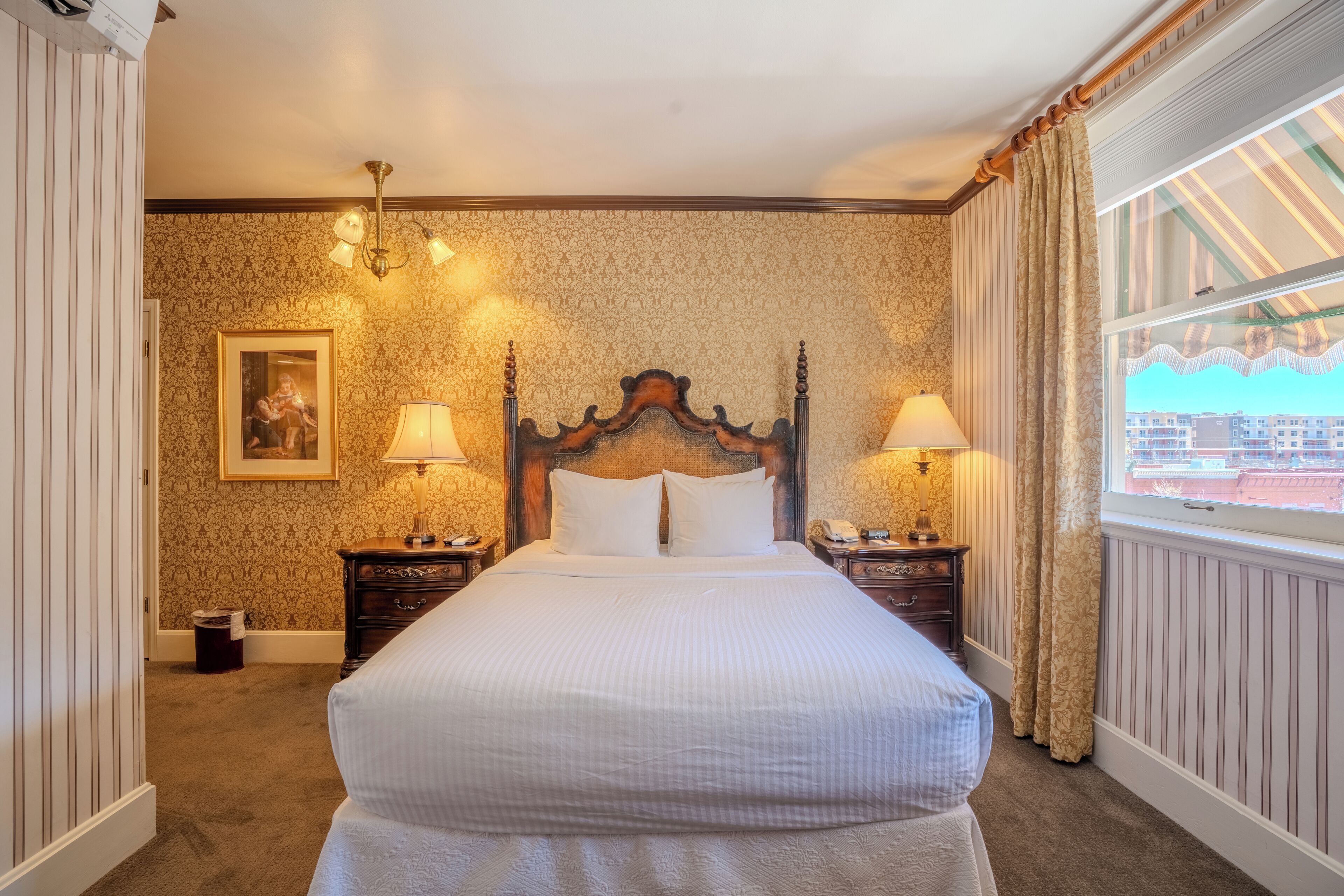 Deluxe Room, 1 Queen Bed | Egyptian cotton sheets, premium bedding, pillowtop beds