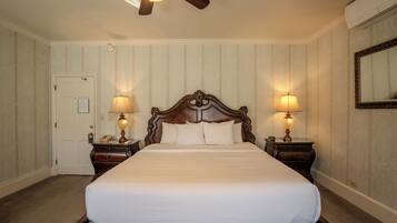 Deluxe Room, 1 King Bed