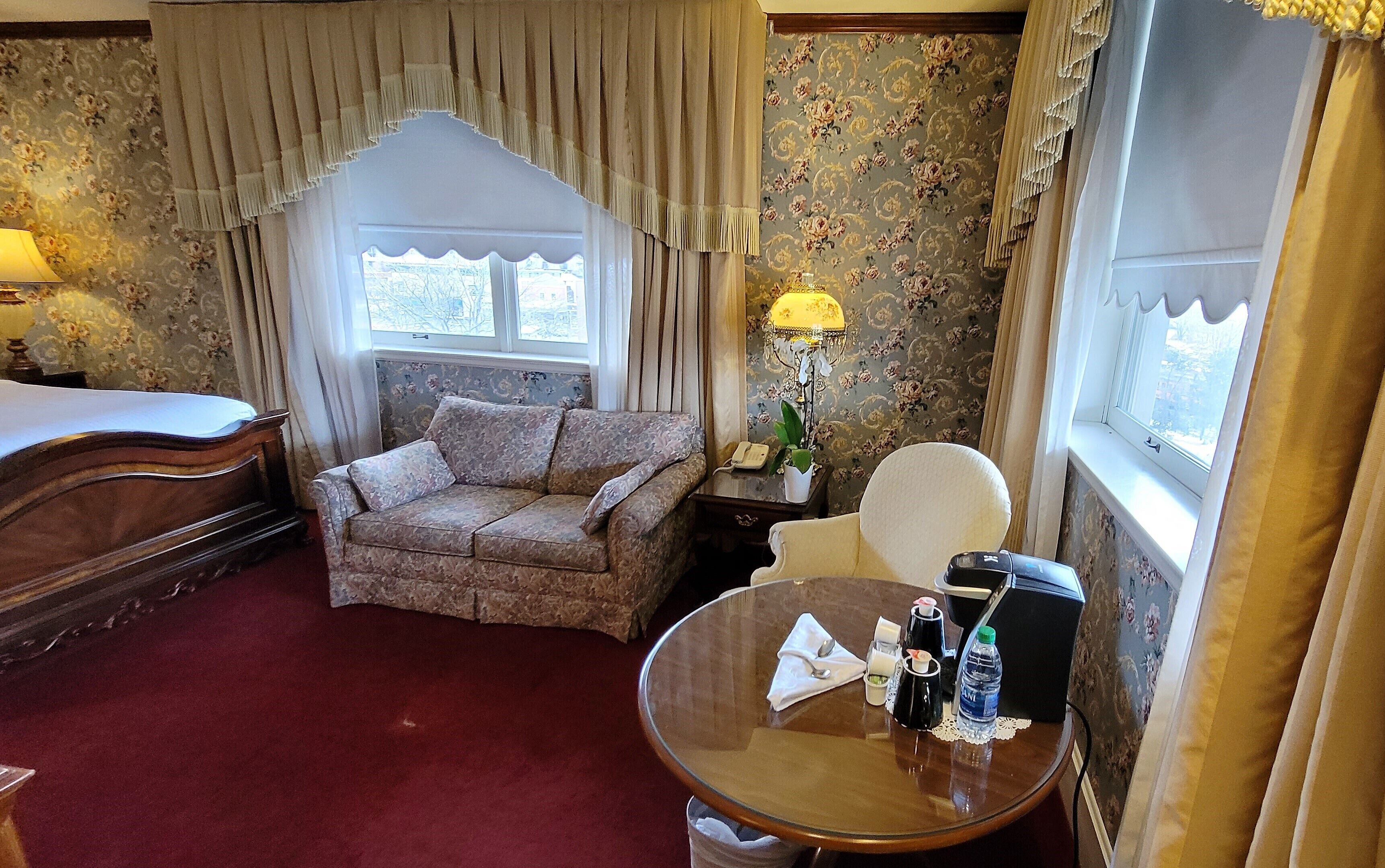 42-inch flat-screen tv with cable channels, tv, ipod dock