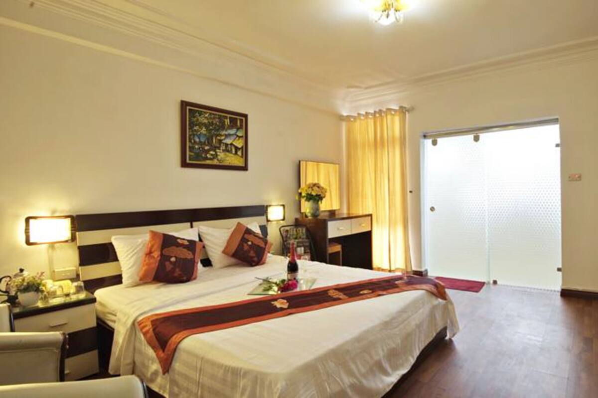 Deluxe Double Room | 1 bedroom, premium bedding, minibar, in-room safe