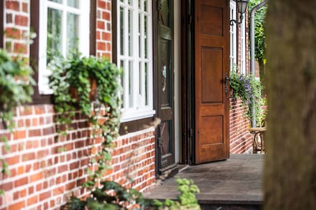 Fachada da propriedade. Hotel Acht Linden