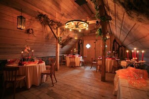 Se sirven desayunos, almuerzos, cenas y cocina regional 