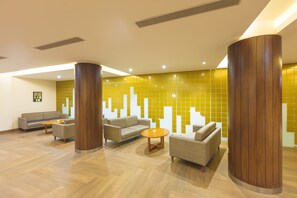 Lobby sitting area - Sterling Mussoorie (Dehradun)
