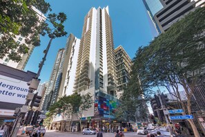 Exterior - Oaks Brisbane River City Suites (Brisbane)
