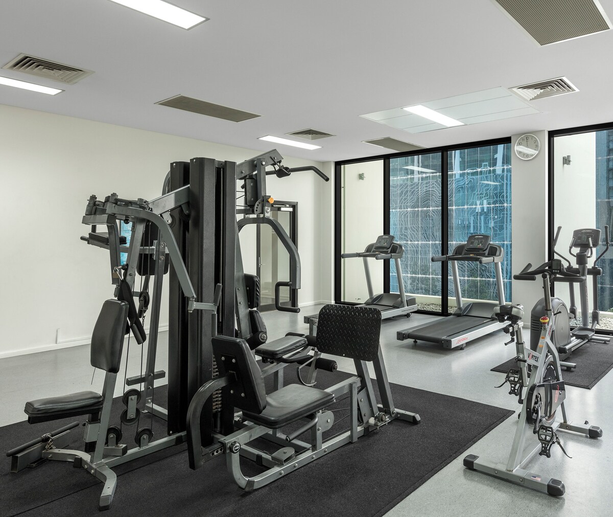 Oaks Brisbane River City Suites