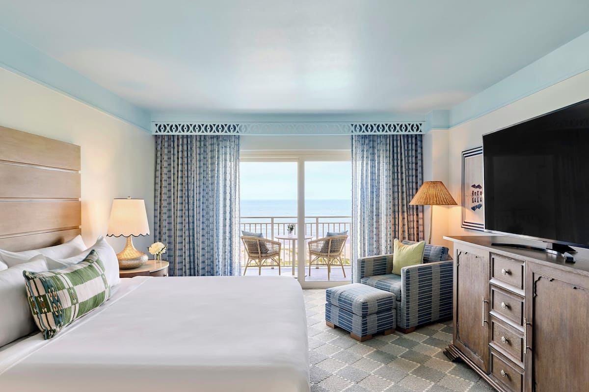 Executive Suite, Ocean View (Pool View) | Egyptian cotton sheets, premium bedding, pillowtop beds, in-room safe