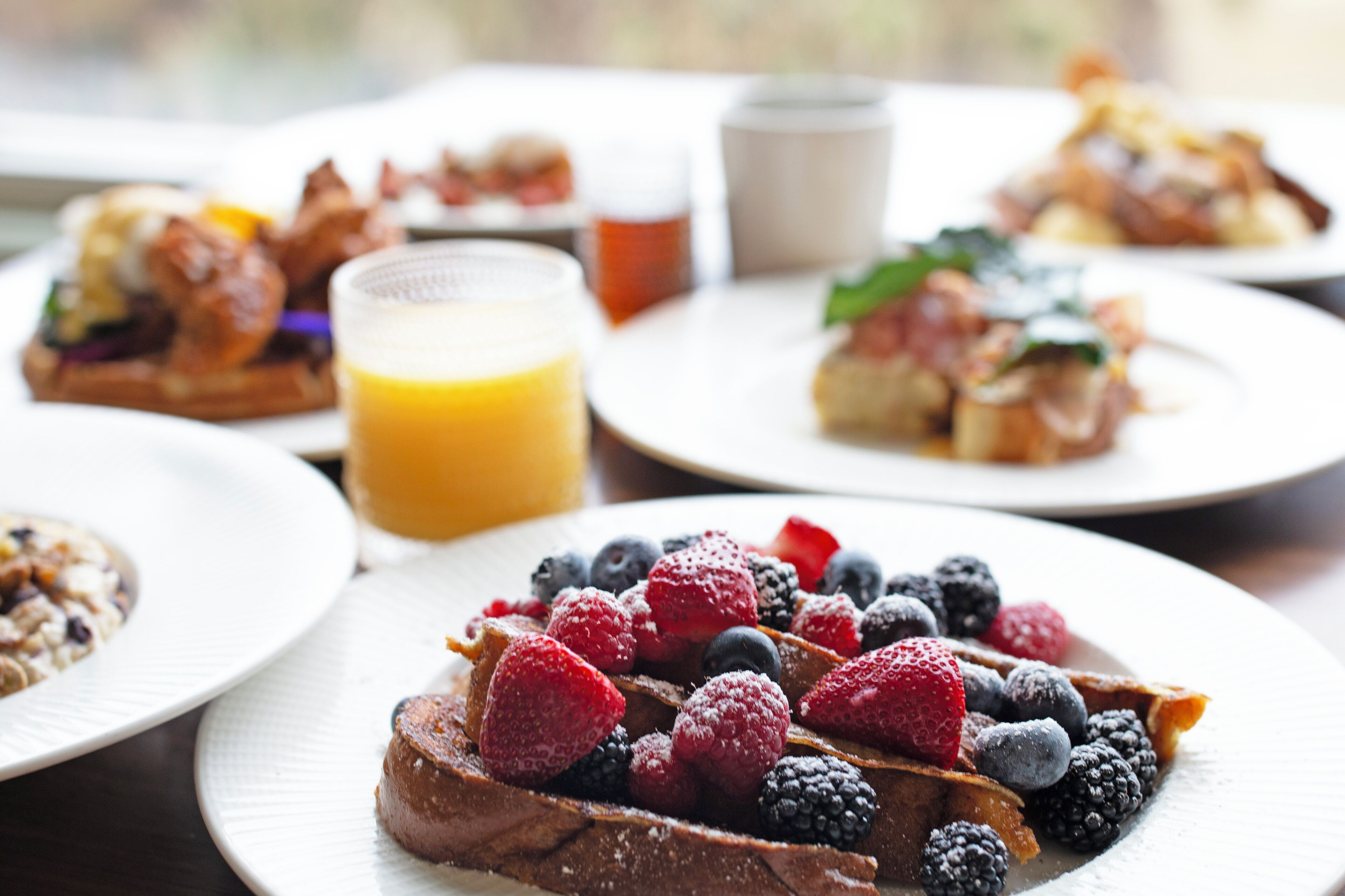 Tägliches Frühstücksbuffet gegen Gebühr