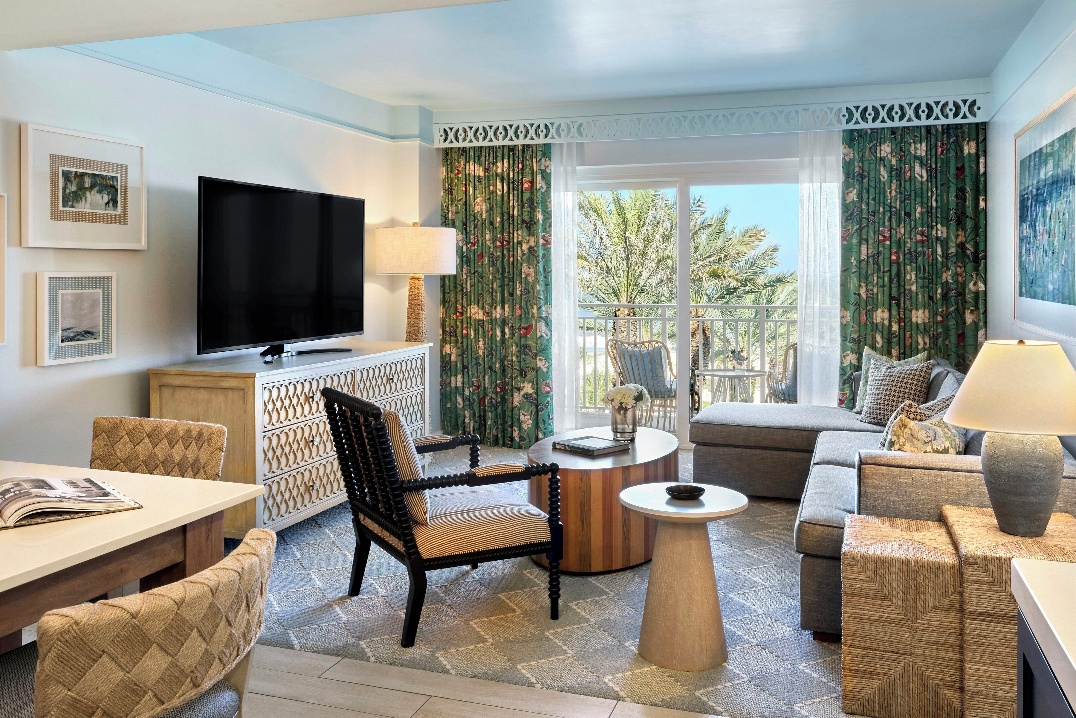 Executive Suite, Ocean View (Pool View) | Egyptian cotton sheets, premium bedding, pillowtop beds, in-room safe