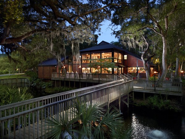 9 restaurants; breakfast, lunch, and dinner served - Omni Amelia Island Resort & Spa (Fernandina Beach)