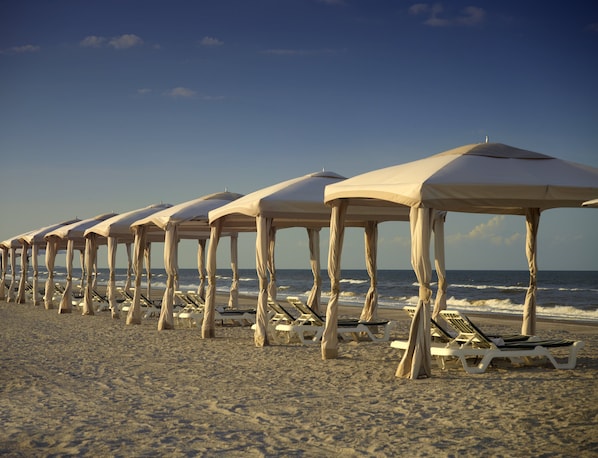 Ubicación a pie de playa, cabañas de playa, surf y kayak