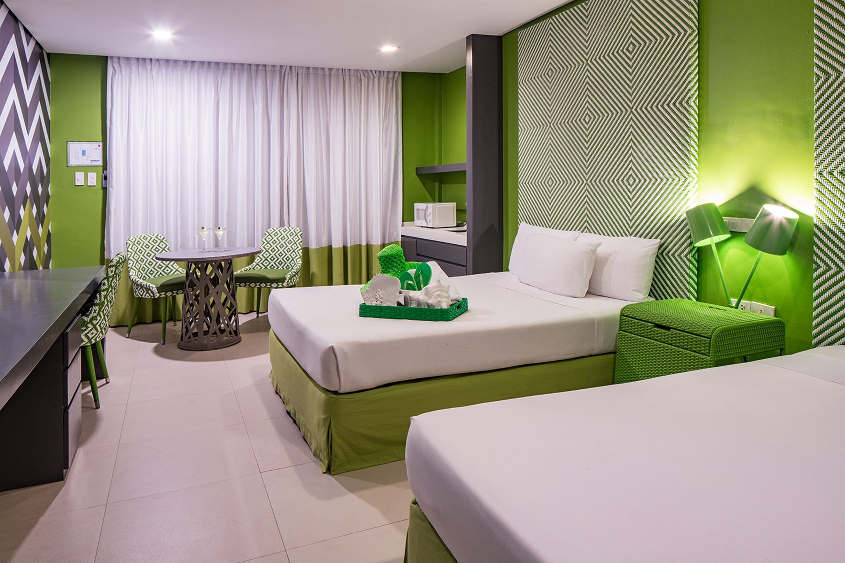 in-room safe, desk, laptop workspace, blackout curtains