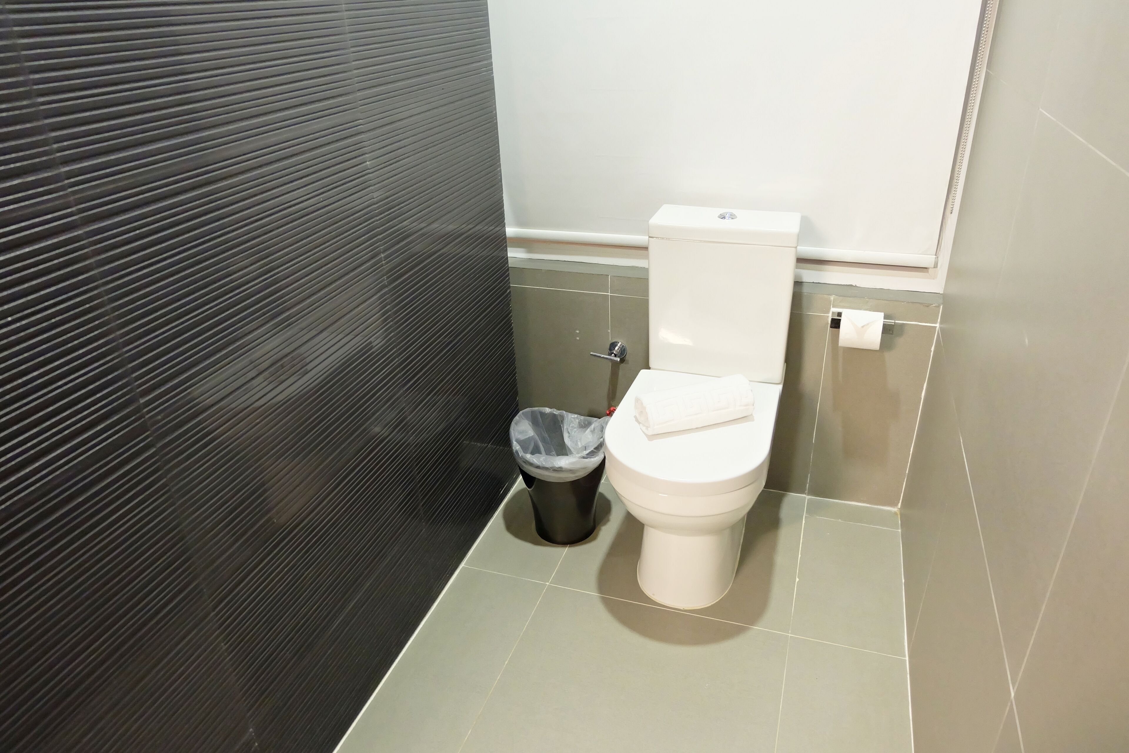 executive suite | bathroom | shower, free toiletries, hair dryer, bathrobes