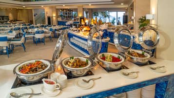 Daily local cuisine breakfast (PHP 1000 per person)