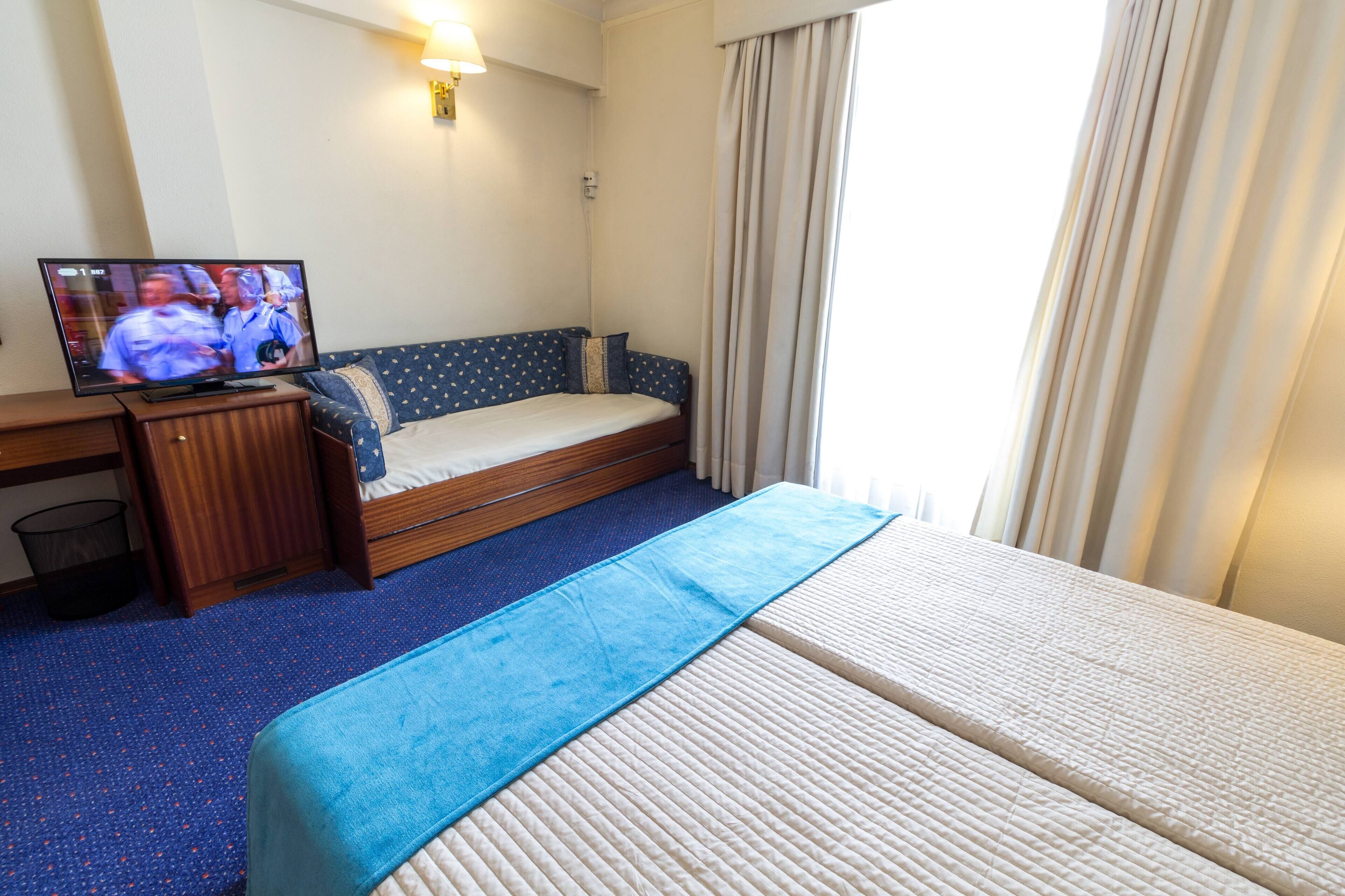 family twin room | in-room safe, desk, free wifi, bed sheets