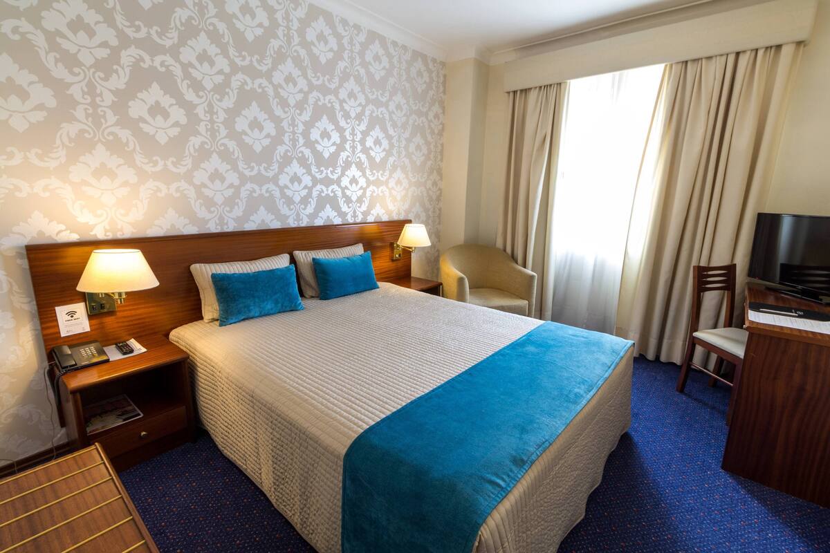 In-room safe, desk, cribs (free), WiFi (free)