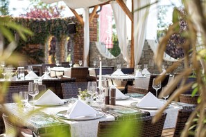 Outdoor dining - Garten-Hotel Ochensberger (Sankt Ruprecht an der Raab)