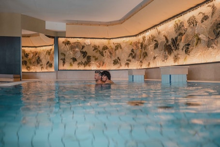 Indoor pool, seasonal outdoor pool, sun loungers