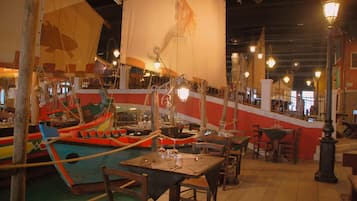 Se sirven almuerzos y cenas, cocina italiana