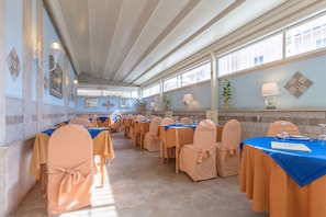 Food court