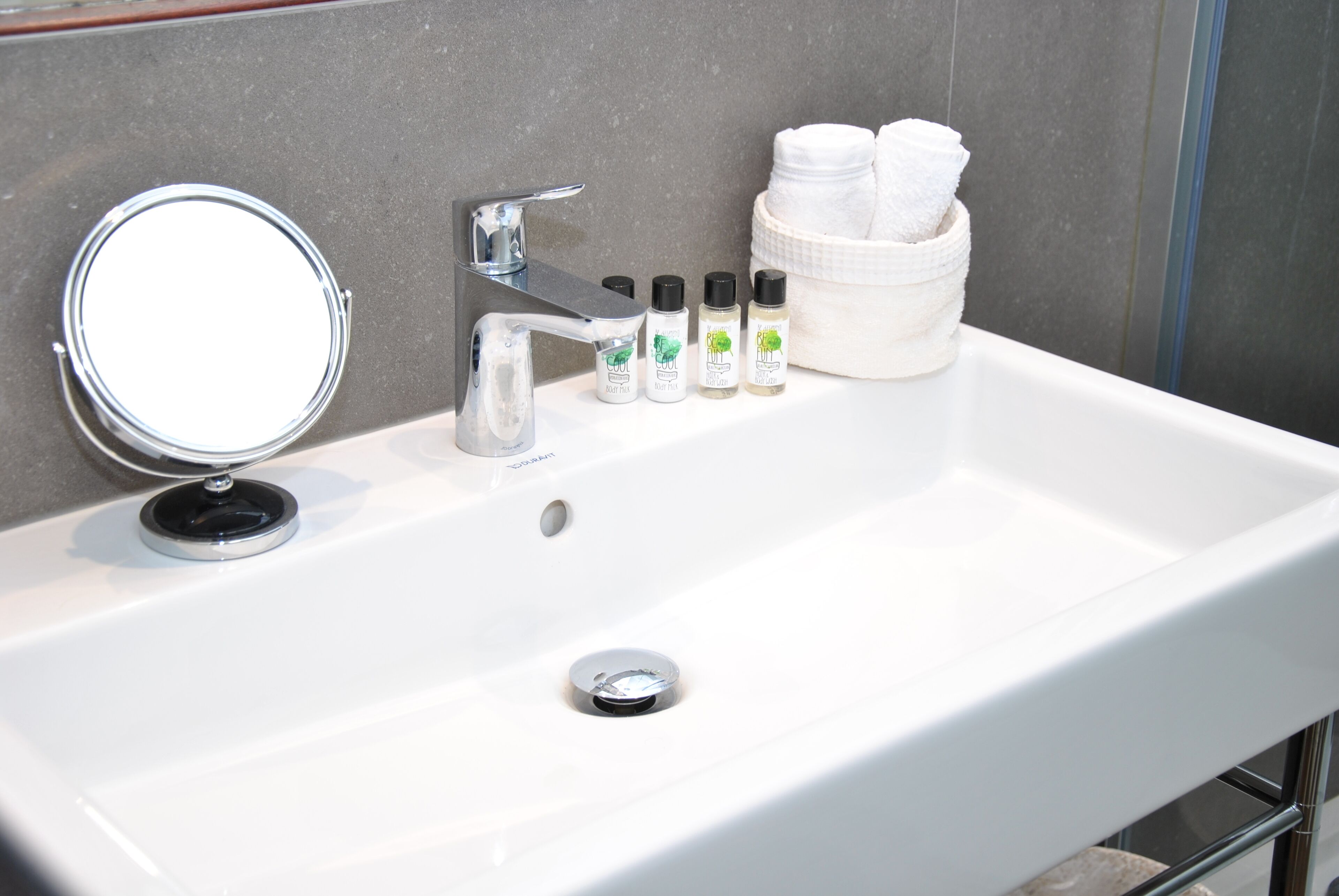 Habitación panorámica, Terraza, vista al mar | Amenidades de baño | Toallas 