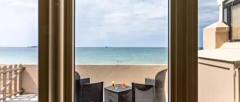 Panorama-Zimmer, Terrasse, Meerblick | Blick auf das Wasser